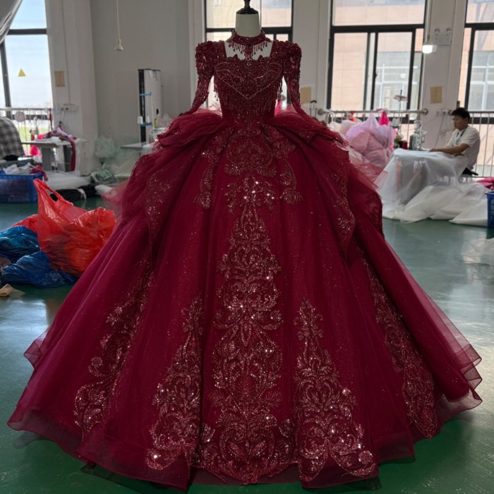 Ball Gown Red Wedding Dress Superfine Long Sleeves Court Train Women Bridal Dresses Square Collar Vestido de novia XS156