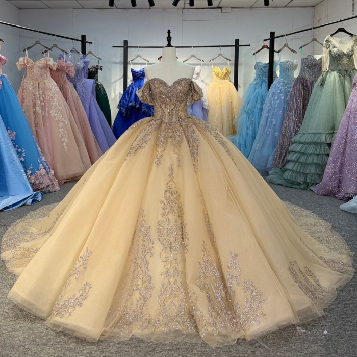 2025 Gold Quinceanera Dress Sweet 15 Quinceañera Flowers Vestidos De 15 Años Sequined Beading Lace Evening Party Dress 6887