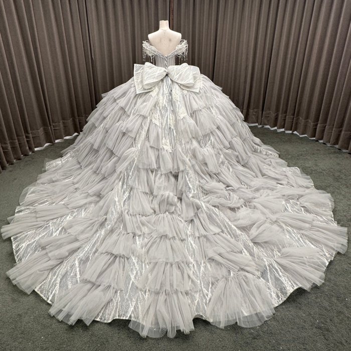 2025 Silver Quinceanera Dress Sweet 15 Grey Quinceañera Flowers Vestidos De 15 Años Sequined Beading Lace Luxury Evening Party Dress MW67 - Image 2