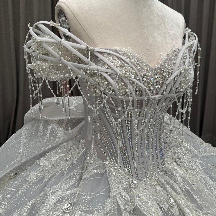2025 Silver Quinceanera Dress Sweet 15 Grey Quinceañera Flowers Vestidos De 15 Años Sequined Beading Lace Luxury Evening Party Dress MW67 - Image 6