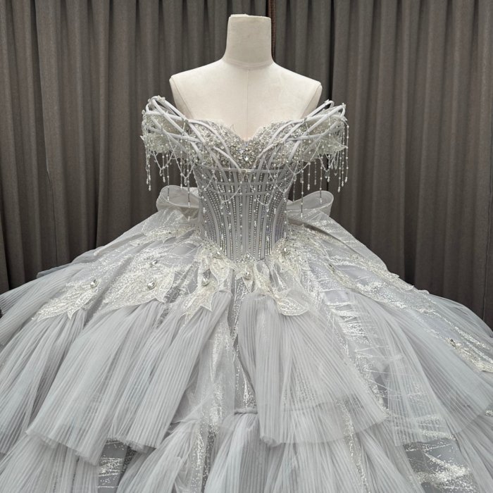 2025 Silver Quinceanera Dress Sweet 15 Grey Quinceañera Flowers Vestidos De 15 Años Sequined Beading Lace Luxury Evening Party Dress MW67 - Image 3