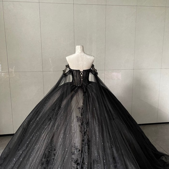 2025 Black Quinceanera Dress Sweet 15 Quinceañera Flowers Vestidos De 15 Años Sequined Beading Lace Evening Party Dress MW74 - Image 4