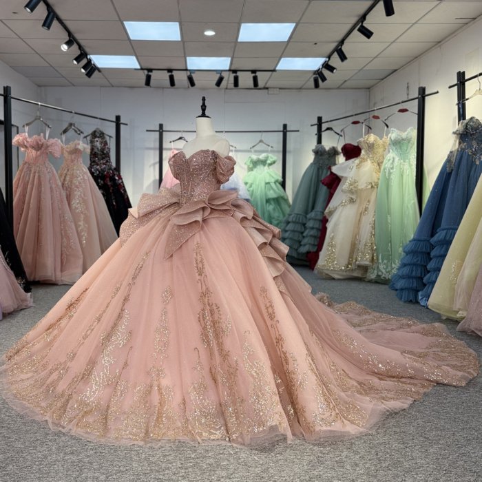 2025 Rose Gold Quinceanera Dress Sweet 15 Quinceañera Flowers Off Shoulder Vestidos De 15 Años Sequined Beading Lace Evening Party Dress 1331