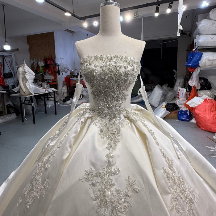 2025 Long Sleeves Wedding Dress Elegant Bridal Gown Vestidos De Novias Sequined Beading Lace Evening Party Dress OY17 - Image 2