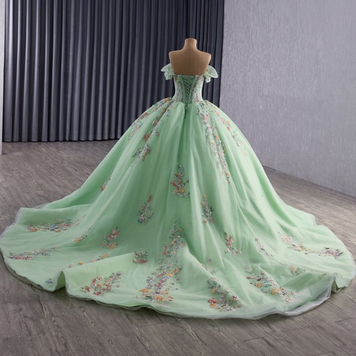 2025 Green Quinceanera Dress Off Shoulder Sweet 15 Quinceañera Flowers Vestidos De 15 Años Sequined Beading Lace Evening Party Dress 251066 - Image 6