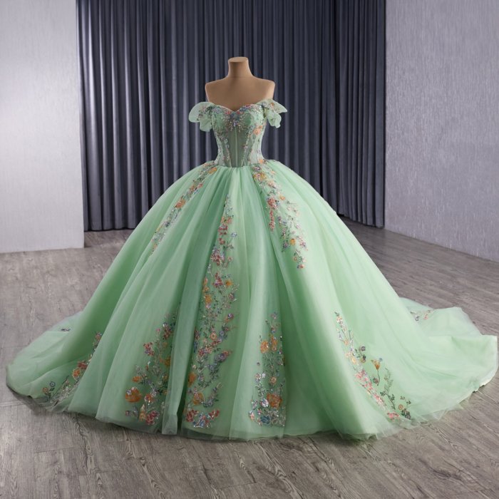 2025 Green Quinceanera Dress Off Shoulder Sweet 15 Quinceañera Flowers Vestidos De 15 Años Sequined Beading Lace Evening Party Dress 251066 - Image 5