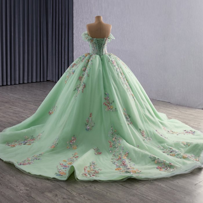2025 Green Quinceanera Dress Off Shoulder Sweet 15 Quinceañera Flowers Vestidos De 15 Años Sequined Beading Lace Evening Party Dress 251066 - Image 2