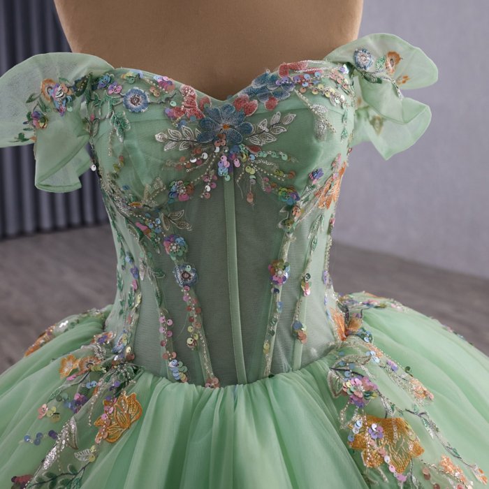 2025 Green Quinceanera Dress Off Shoulder Sweet 15 Quinceañera Flowers Vestidos De 15 Años Sequined Beading Lace Evening Party Dress 251066 - Image 3