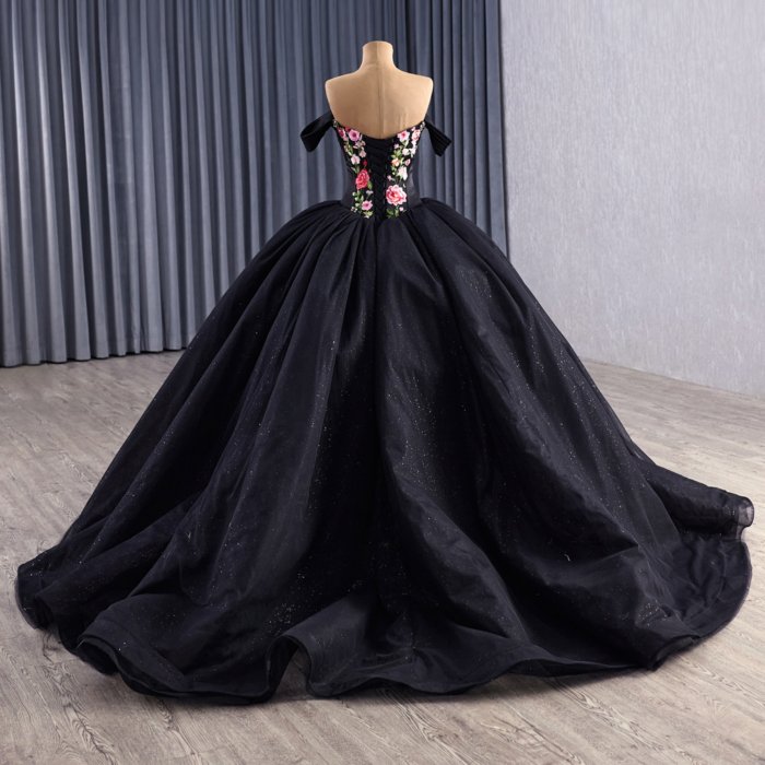 2025 Black Quinceanera Dress Sweet 15 Quinceañera Flowers Vestidos De 15 Años Sequined Beading Lace Evening Party Dress 251086 - Image 4