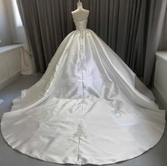 2025 Satin Wedding Dress Elegant Strapless Bridal Gown Vestidos De Novias Sequined Beading Lace Evening Party Dress OY04 - Image 2
