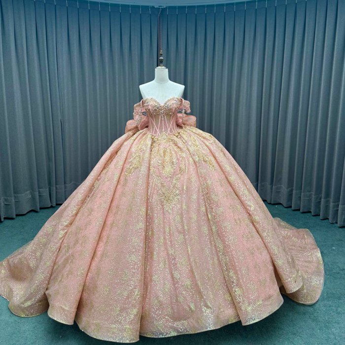 2025 Off Shoulder Rose Gold Quinceanera Dress Sweet 15 Quinceañera Flowers Vestidos De 15 Años Sequined Beading Lace Evening Party Dress MW81