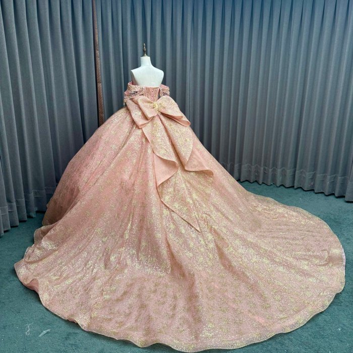 2025 Off Shoulder Rose Gold Quinceanera Dress Sweet 15 Quinceañera Flowers Vestidos De 15 Años Sequined Beading Lace Evening Party Dress MW81 - Image 2