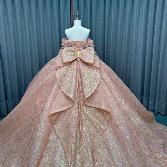 2025 Off Shoulder Rose Gold Quinceanera Dress Sweet 15 Quinceañera Flowers Vestidos De 15 Años Sequined Beading Lace Evening Party Dress MW81 - Image 4