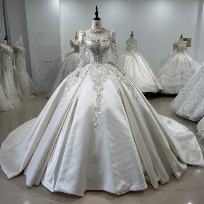 2025 Fashion O- Neck Long Sleeves Satin Wedding Dress Elegant Bridal Gown Flowers Vestidos De Novias Sequined Beading Lace Evening Party Dress XS187