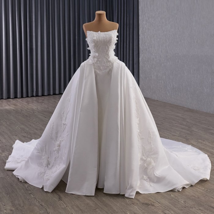 Elegant Strapless White Wedding Dress With Floral Embroidery Lace Up Back And Long Train Suitable For Bride Formal Ceremony And Reception