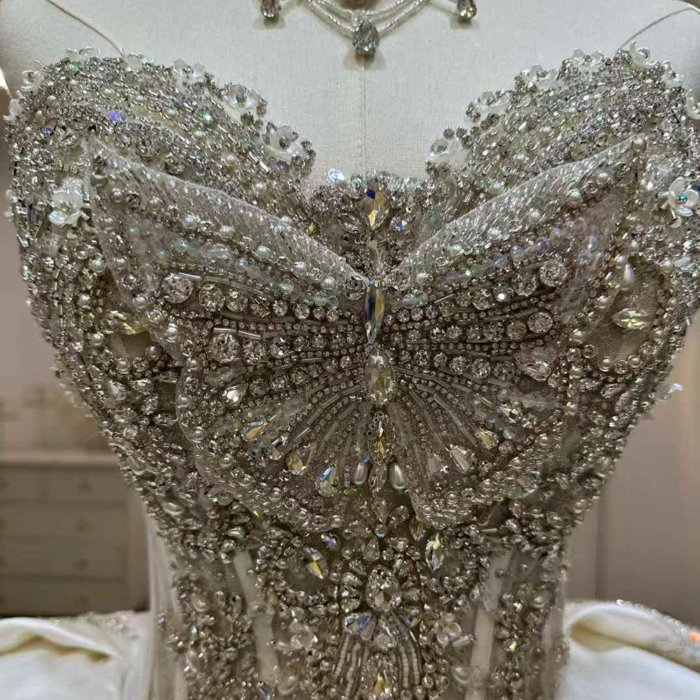 Gorgeous White Wedding Dress Long Sleeve Beaded Appliques Crystal Lace Up Vestido De Novia - Image 7