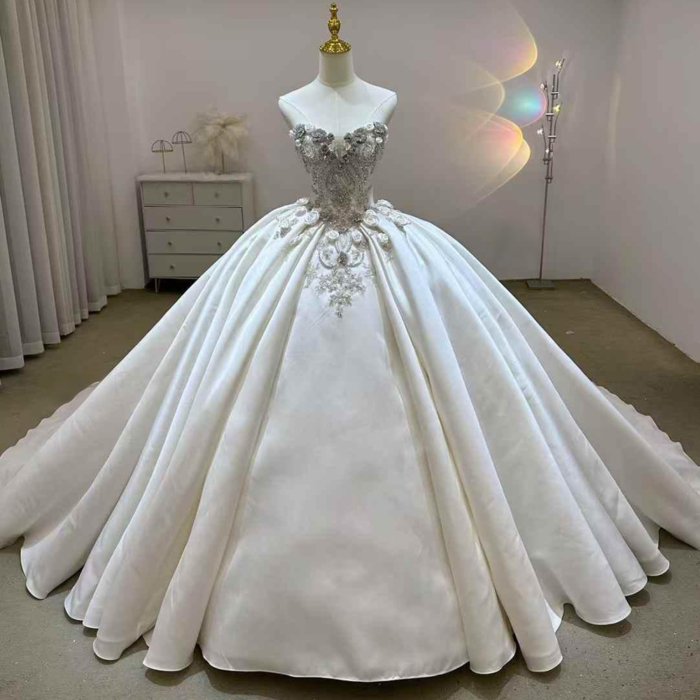 Gorgeous White Wedding Dress Strapless 3D Floral Crystal Beaded Satin Ball Gown Vestido De Novia