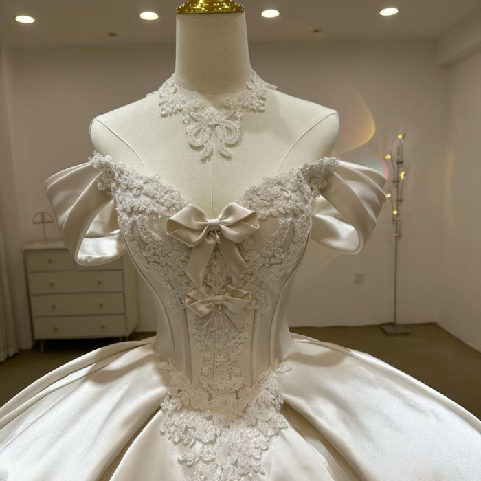Elegant Shiny Ivory Satin Bowknot Ball Gown Wedding Dress Long Trailing Gown Bridal Dress - Image 3