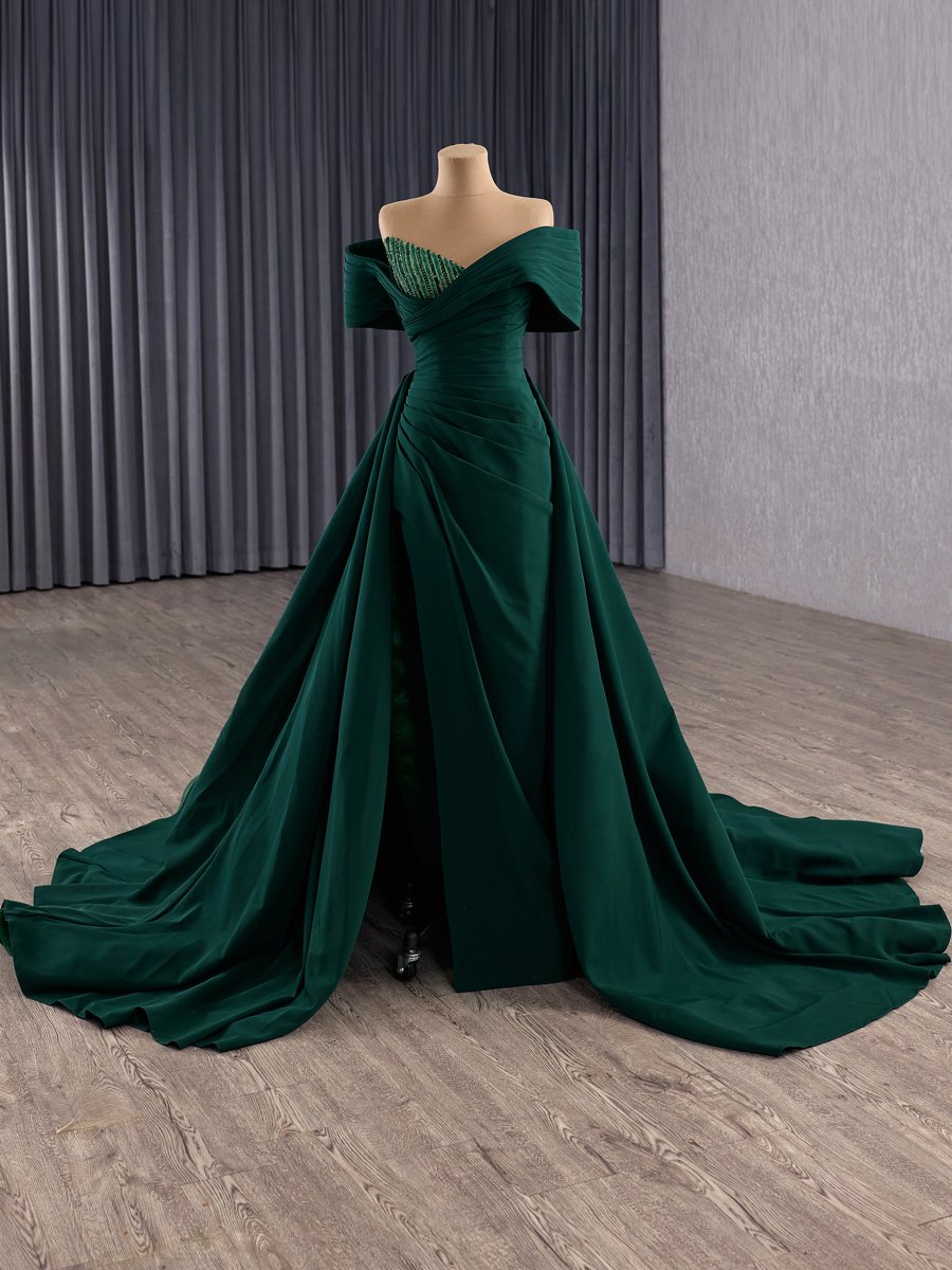 Elegant Emerald Evening Dress Off Shoulder Pleated Beaded Gown Long Train Engagement Photoshoot
