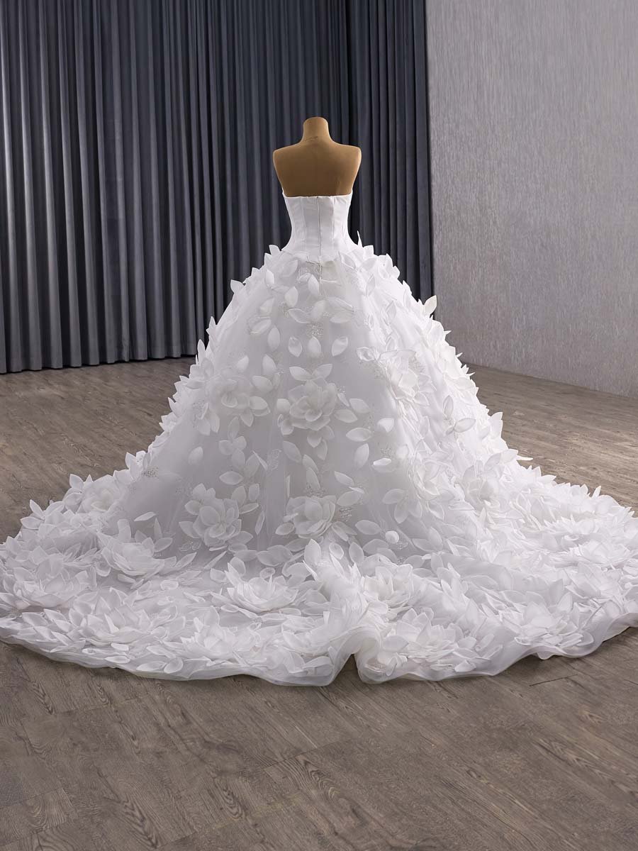 Luxurious Ivory Wedding Dress Ball Gown Sweetheart Full Skirt Bridal Gown Corset Back - Image 2
