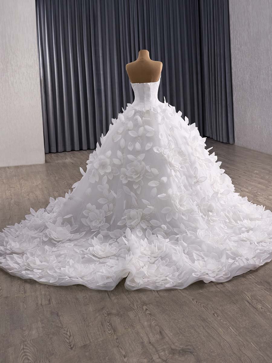 Luxurious Ivory Wedding Dress Ball Gown Sweetheart Full Skirt Bridal Gown Corset Back - Image 5