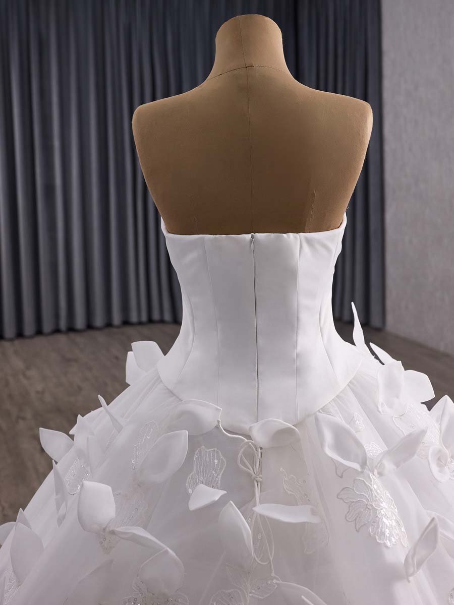 Luxurious Ivory Wedding Dress Ball Gown Sweetheart Full Skirt Bridal Gown Corset Back - Image 4