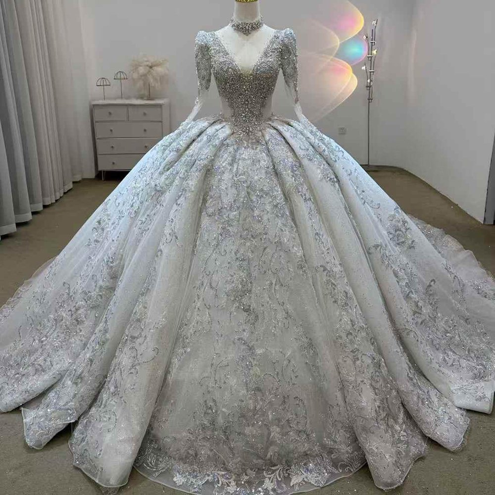 Elegant Ivory Luxury Long Sleeve Wedding Dress Deep V Neck Diamond Ball Gown Cathedral Train Bridal Gown