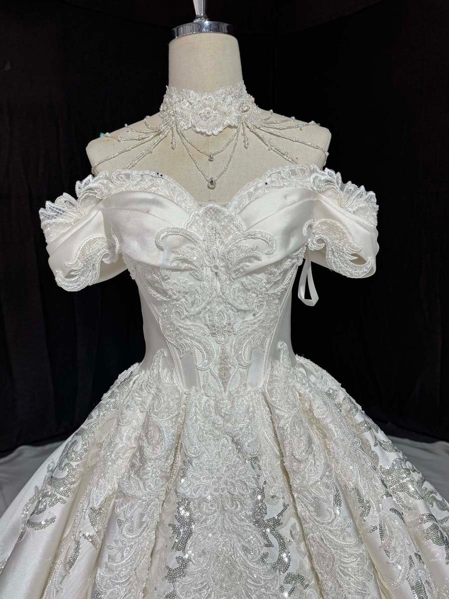 Elegant Ivory Sweetheart Off Shoulder Wedding Dress Beaded Lace Applique Ball Gown Cathedral Train - Image 3
