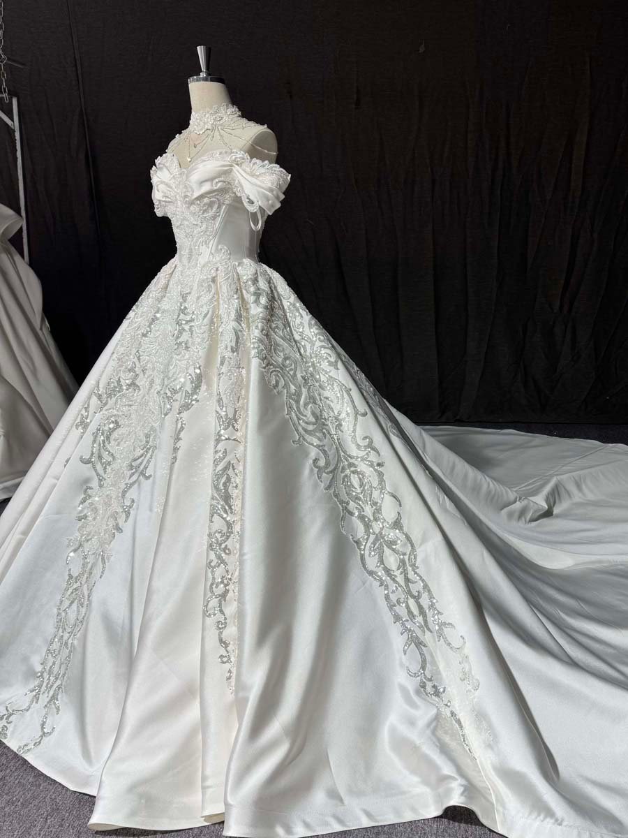 Elegant Ivory Sweetheart Off Shoulder Wedding Dress Beaded Lace Applique Ball Gown Cathedral Train - Image 4