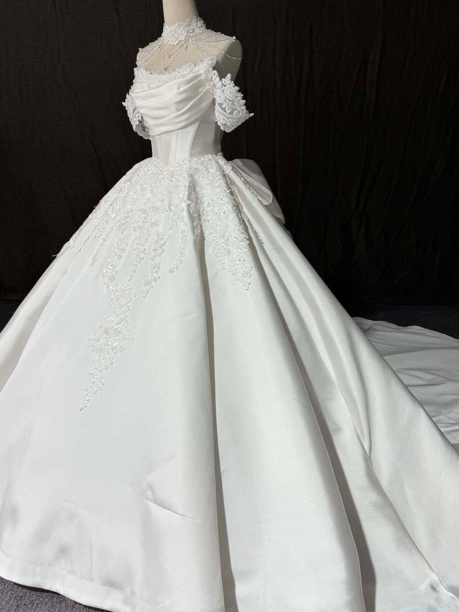 Timeless Ivory Sweetheart Off Shoulder Wedding Dress Bow Applique Lace Ball Gown Royal Train - Image 4