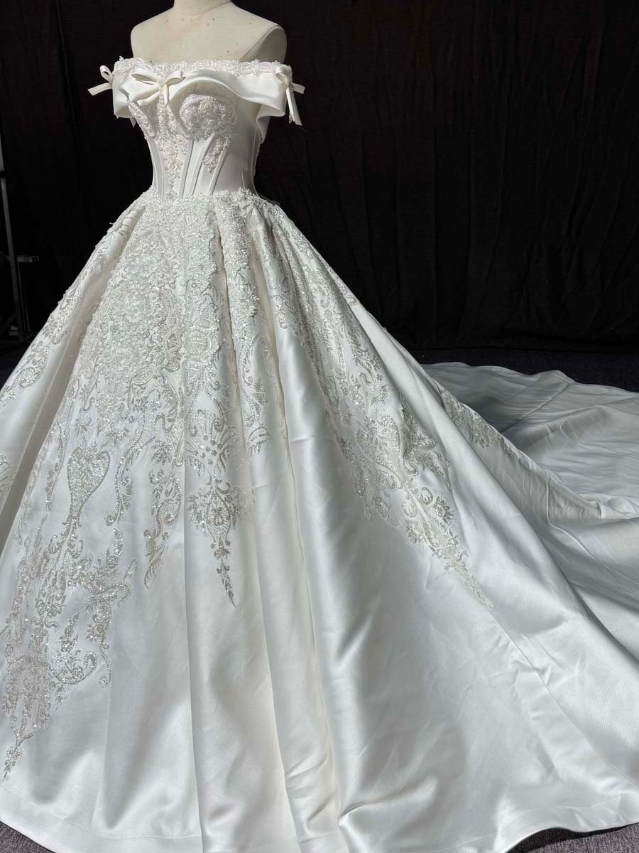 Elegant Ivory Satin Off Shoulder Ball Gown Wedding Dress Lace Applique Big Bow Long Train Bridal Gown - Image 5