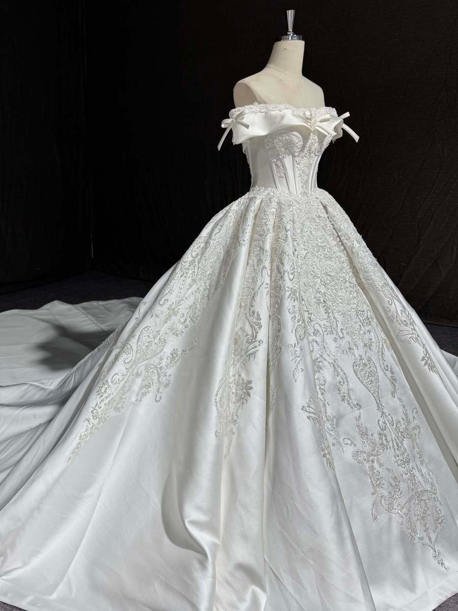 Elegant Ivory Satin Off Shoulder Ball Gown Wedding Dress Lace Applique Big Bow Long Train Bridal Gown - Image 4