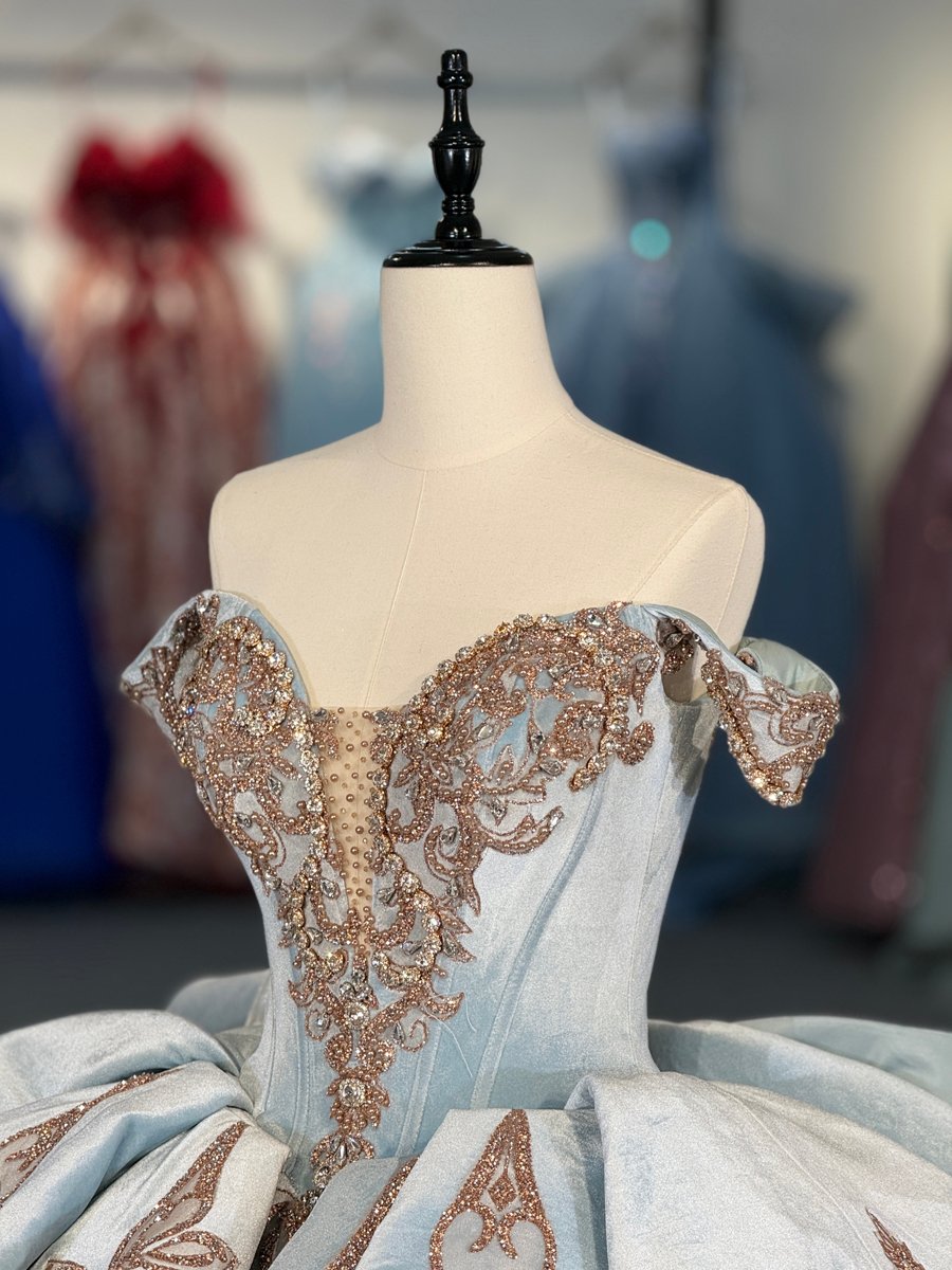 Elegant Light Blue Quinceanera Dress Off Shoulder Rose Gold Appliques Ball Gown Sweet 15 - Image 3