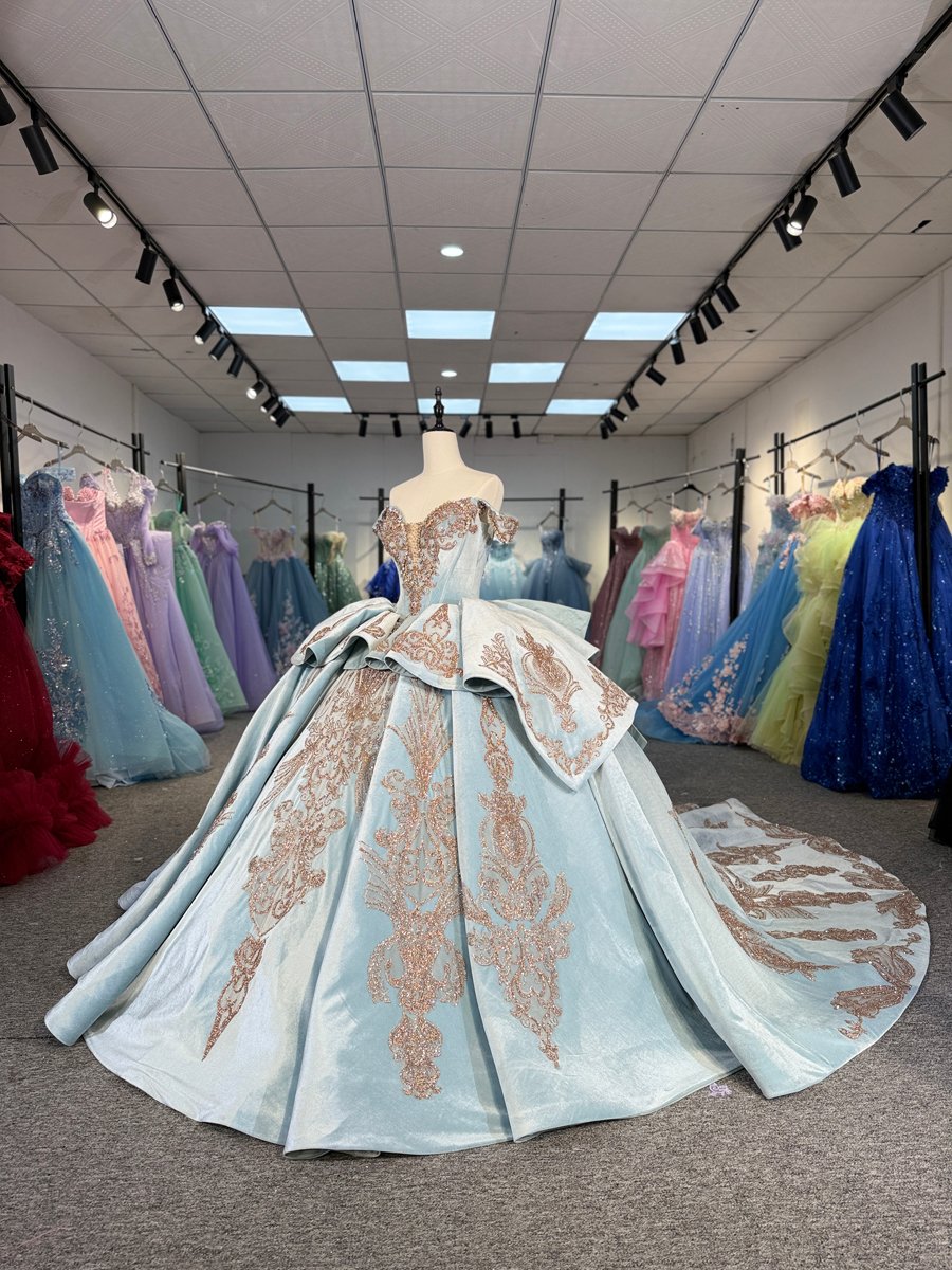 Elegant Light Blue Quinceanera Dress Off Shoulder Rose Gold Appliques Ball Gown Sweet 15 - Image 5