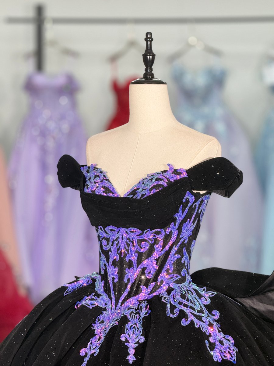 Exquisite Black Quinceanera Dress Ball Gown Sweetheart Off Shoulder Sparkly Long Train Quinceanera Dress Embroidery Sequin - Image 3