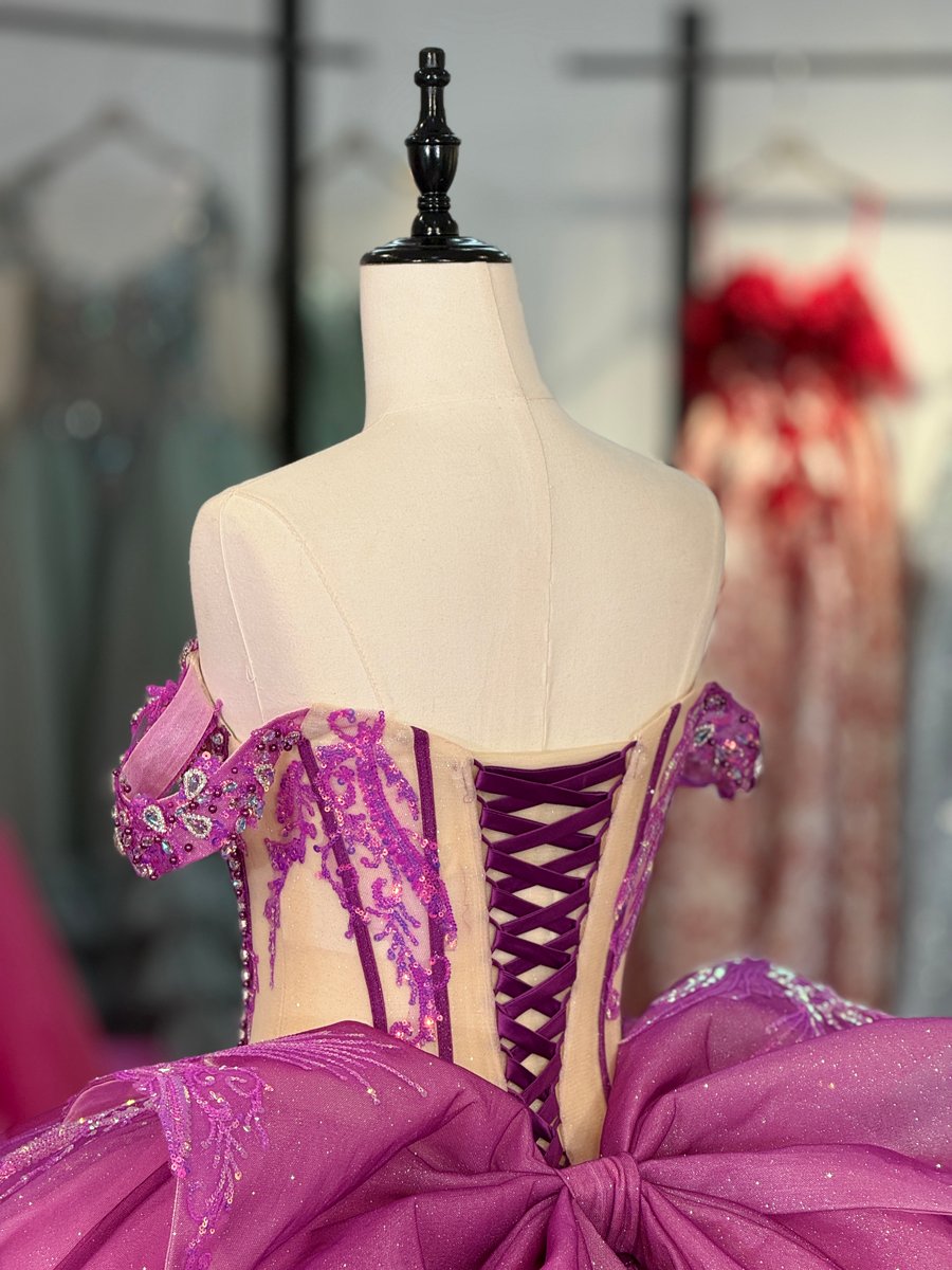 Dazzling Purple Sequin Lace Sweetheart Quinceanera Dress Off Shoulder Train Backless Ball Gown Bow Gown - Image 4