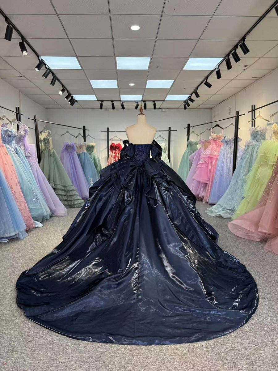 Sparkling Navy Blue Quinceanera Dress Off Shoulder Ball Gown Sweetheart Bodice Quinceanera Gown With Dramatic Satin Train And Lace Appliques - Image 2