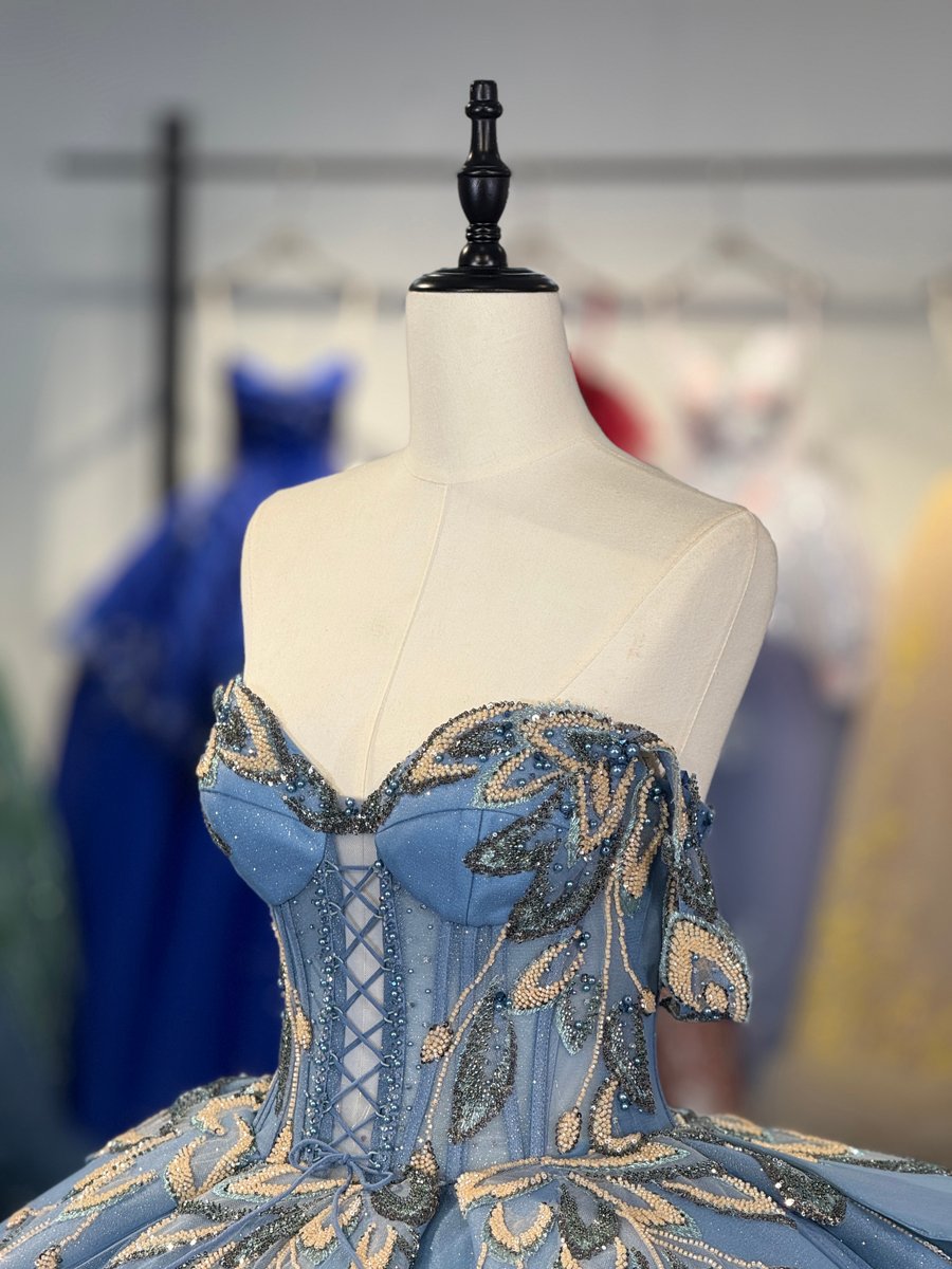 Luxurious Dusty Blue Quinceanera Dress Gold Appliques Ball Gown Sweetheart Corset Back Quinceanera Gown With Sparkle Tulle And Long Train - Image 3