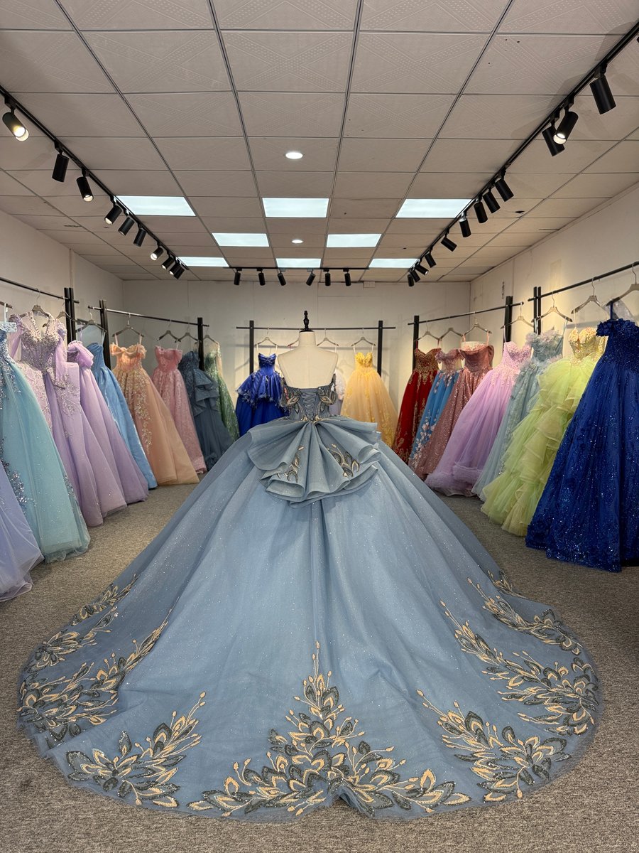 Luxurious Dusty Blue Quinceanera Dress Gold Appliques Ball Gown Sweetheart Corset Back Quinceanera Gown With Sparkle Tulle And Long Train - Image 2