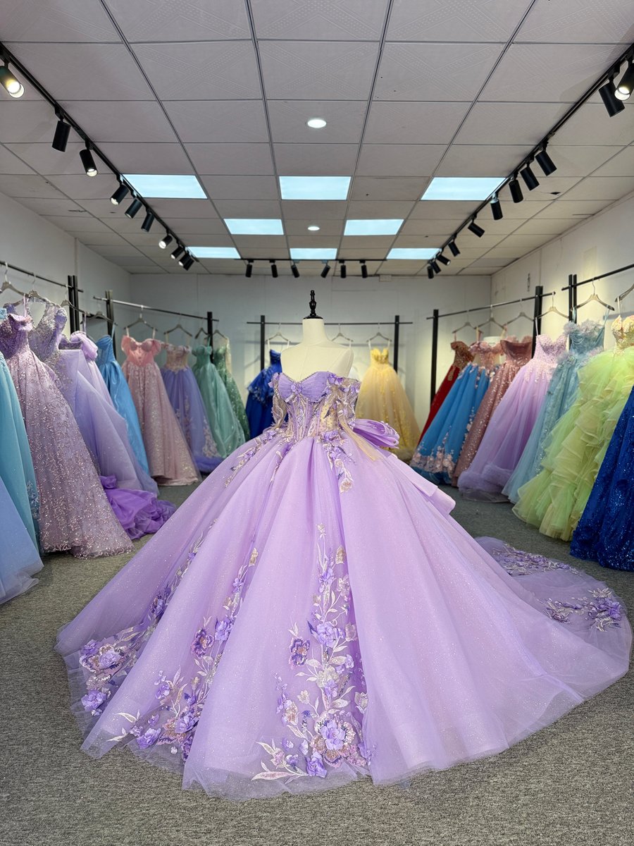 Enchanting Lavender Quinceanera Dress Floral Applique Off Shoulder Corset Back Quinceanera Gown With Sparkle Tulle And Ruffled Train - Image 5