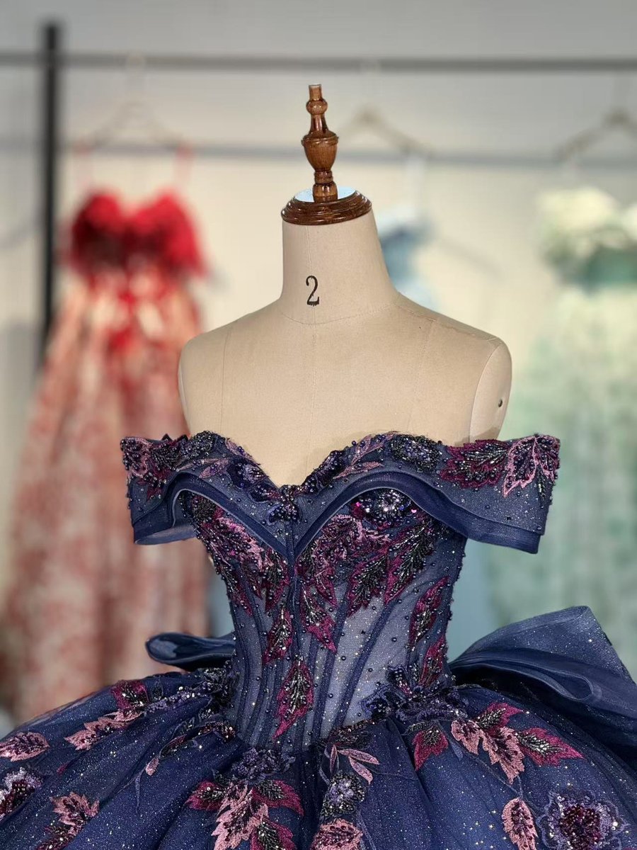 Stunning Deep Blue Quinceanera Dress Floral Applique Off Shoulder Corset Back Quinceanera Gown With Glitter Tulle And Ruffled Train - Image 3