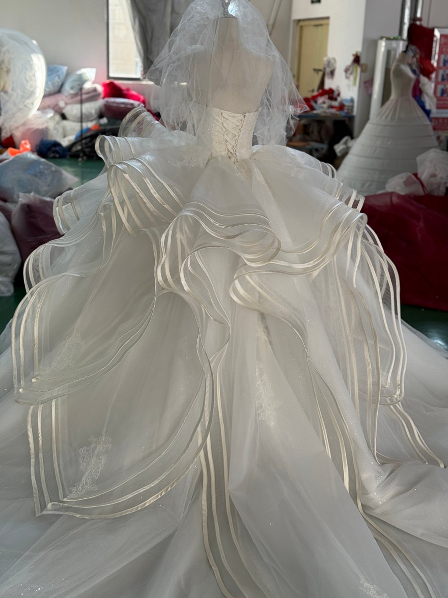 Glamorous Ivory Beaded Lace Applique Wedding Dress Sweetheart Ruffled Ball Gown Bridal Gowns - Image 3