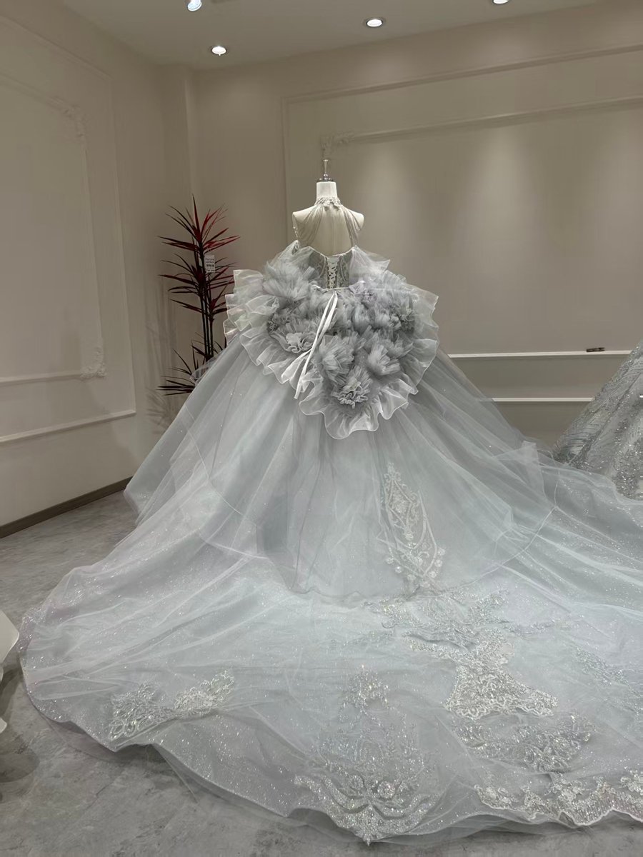 Spectacular Gray Wedding Dress Ball Gown Sweetheart Floral Ruffles Bridal Gown High Neck - Image 2