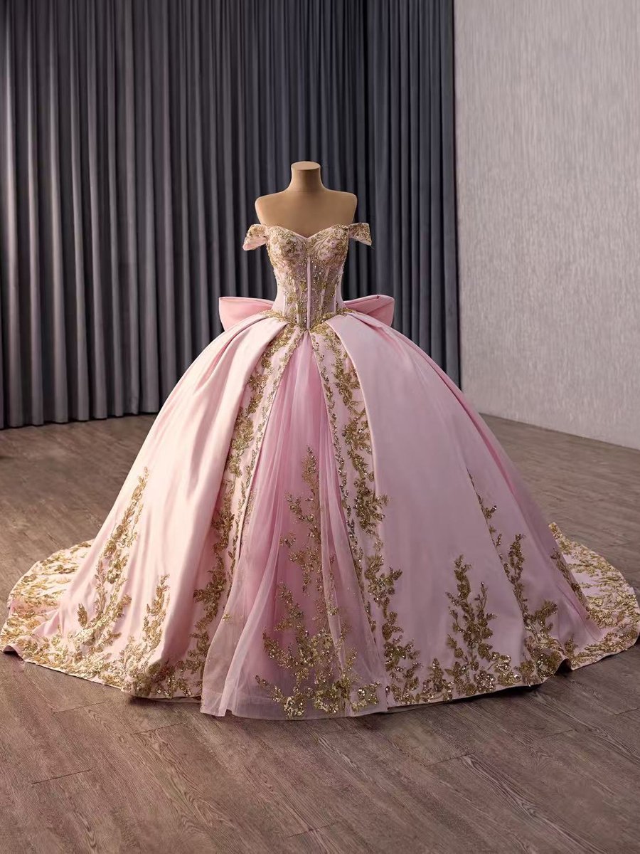 Luxury Blush Pink Quinceanera Dress Off Shoulder Gold Applique Lace Up Ball Gown Sweet 15 Dress - Image 2