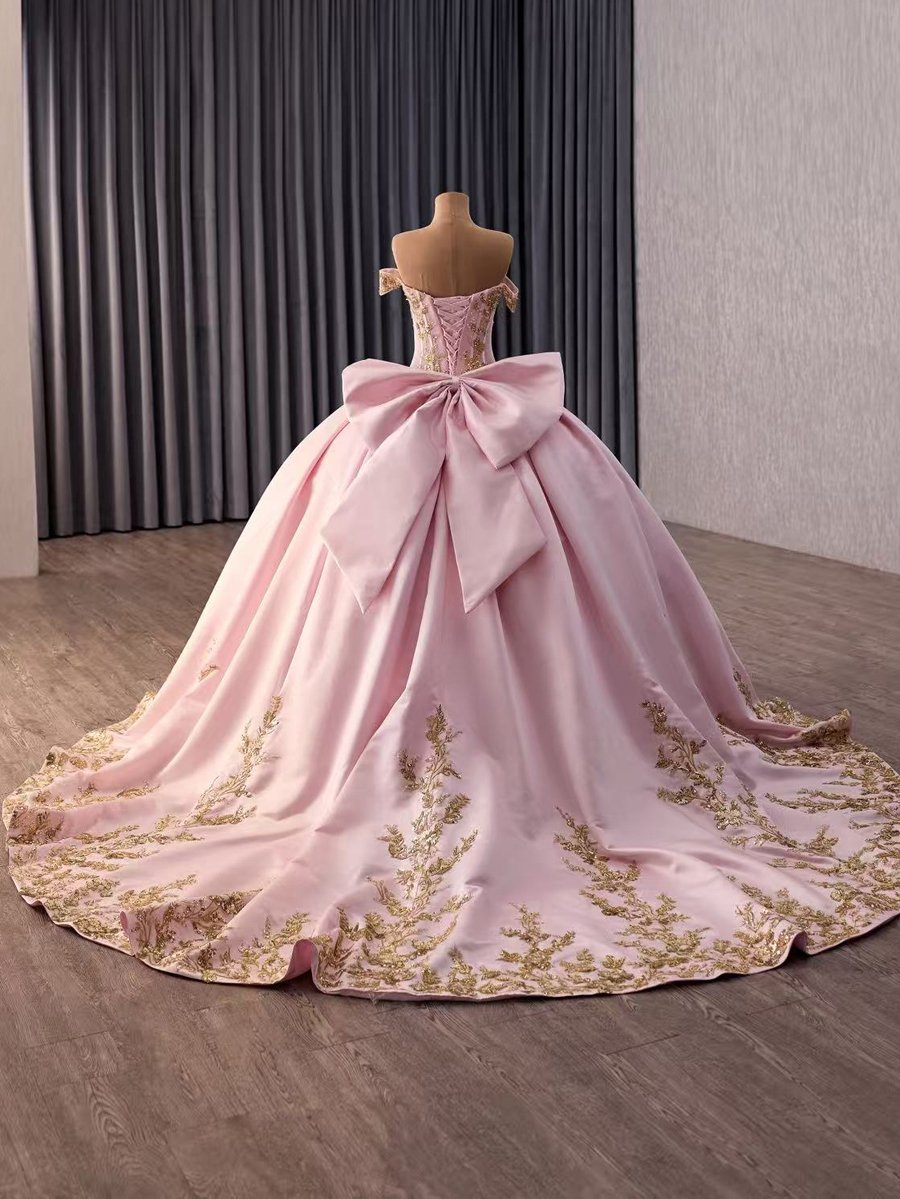Luxury Blush Pink Quinceanera Dress Off Shoulder Gold Applique Lace Up Ball Gown Sweet 15 Dress - Image 4