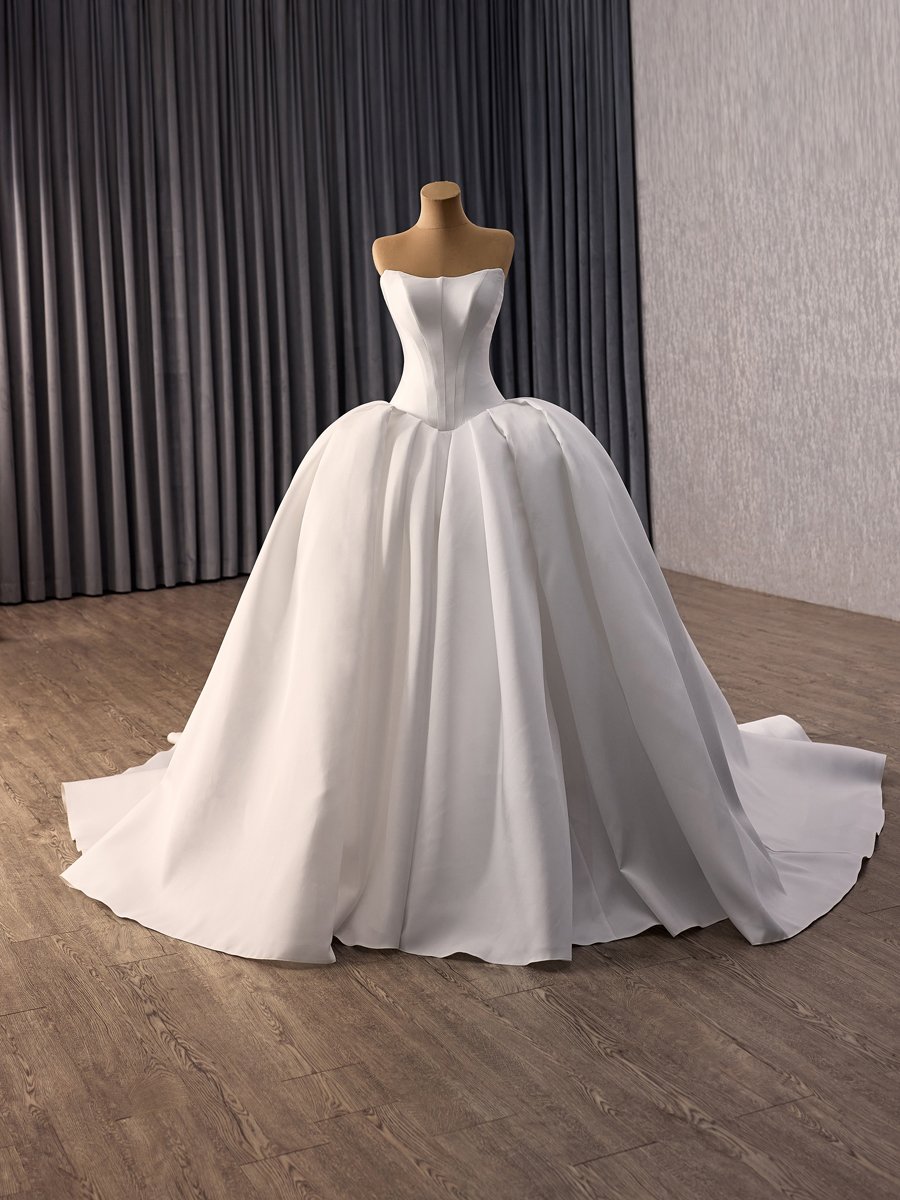 Luxury Ivory Satin Wedding Gown Strapless Corset Lace Up Chapel Ballgown Dress