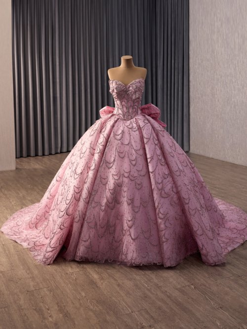 Luxurious Pink Evening Dress Strapless Beaded Ball Gown Evening Dress Sweetheart Glitter Back Bow Prom Party Gown
