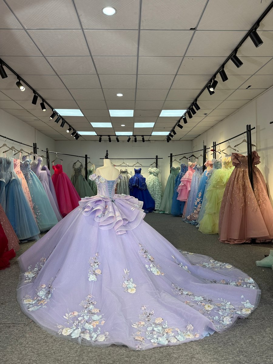Gorgeous Lilac Floral Applique Quinceanera Dress Off Shoulder Tulle Ball Gown Long Train Sweet 15 Gowns - Image 6