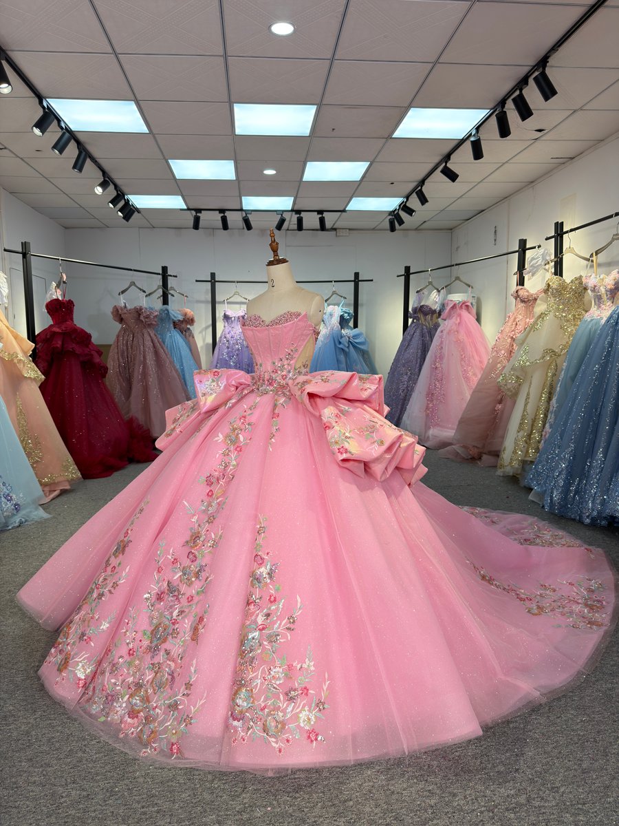 Stunning Sparkling Pink Quinceanera Dress Ball Gown Sweet 16 Floor Length Floral Embroidered Prom Wedding Quinceanera Dress - Image 5