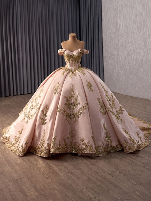 Luxury Pink Quinceanera Dress Off Shoulder Gold Embroidery Ball Gown Quinceanera Dress Lace Up Sweet 15 Princess Gown